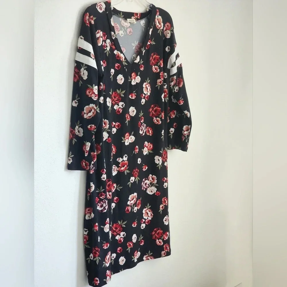 Urbanology Black Floral Dress 3/4 Sleeves V-neck 95% Polyester 5% Spandex. XXL - Picture 2 of 7